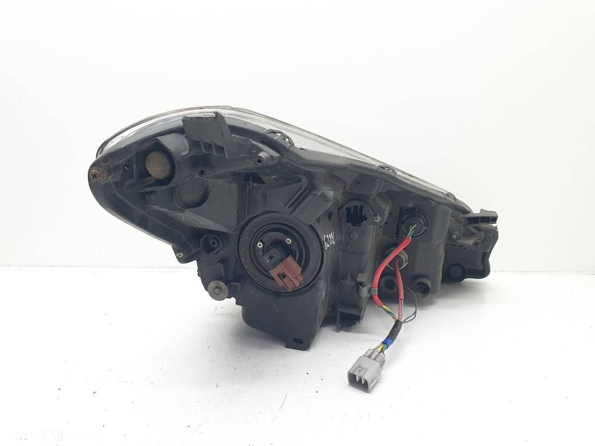 LAMPA PRZÓD LEWA SOCZEWKA EUROPA TOYOTA YARIS III LIFT 2014 - 5