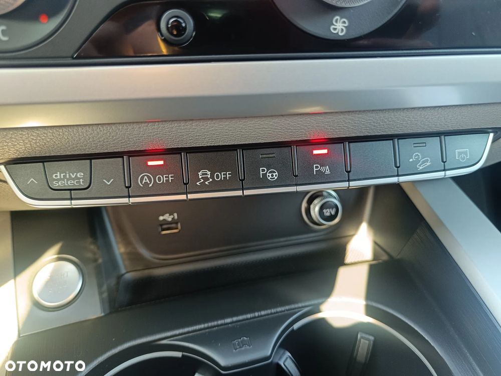 Audi A4 Avant 2.0 TDI S tronic quattro - 27