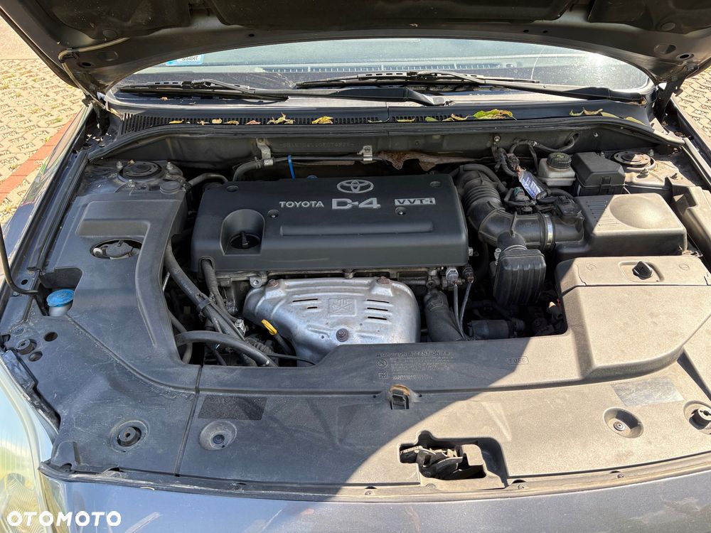 Toyota Avensis 2.0 VVT-i Sol - 10