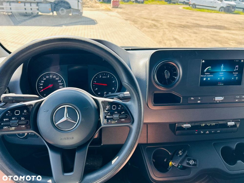 Mercedes-Benz Sprinter - 16
