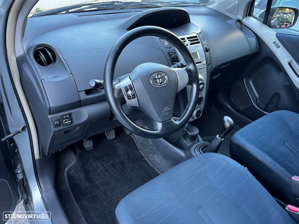 Toyota Yaris 1.0 VVT-i AC - 9