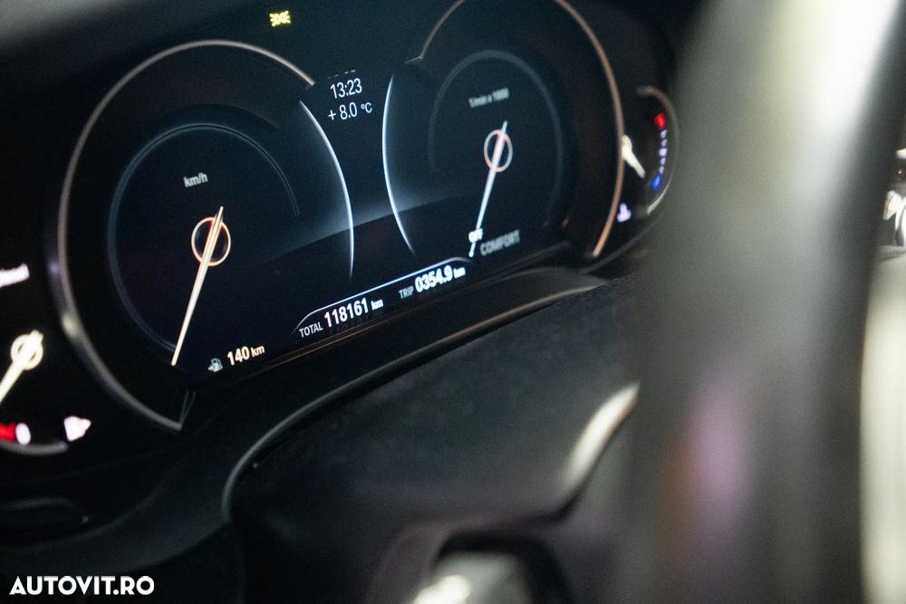 BMW Seria 5 520d xDrive AT - 14