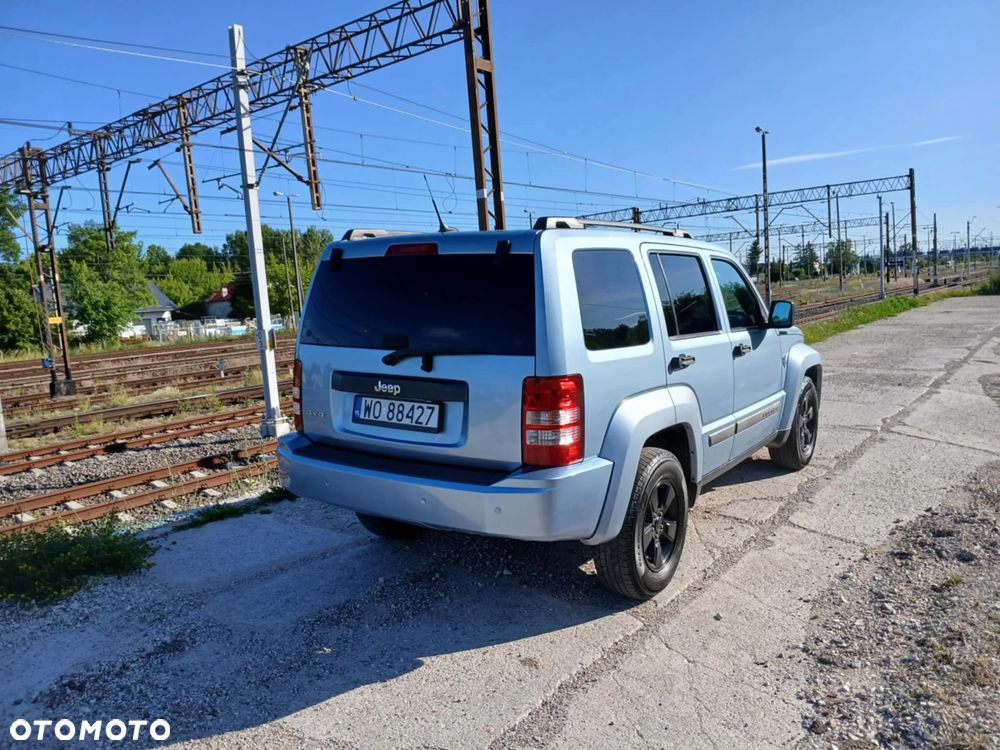 Jeep Liberty - 2