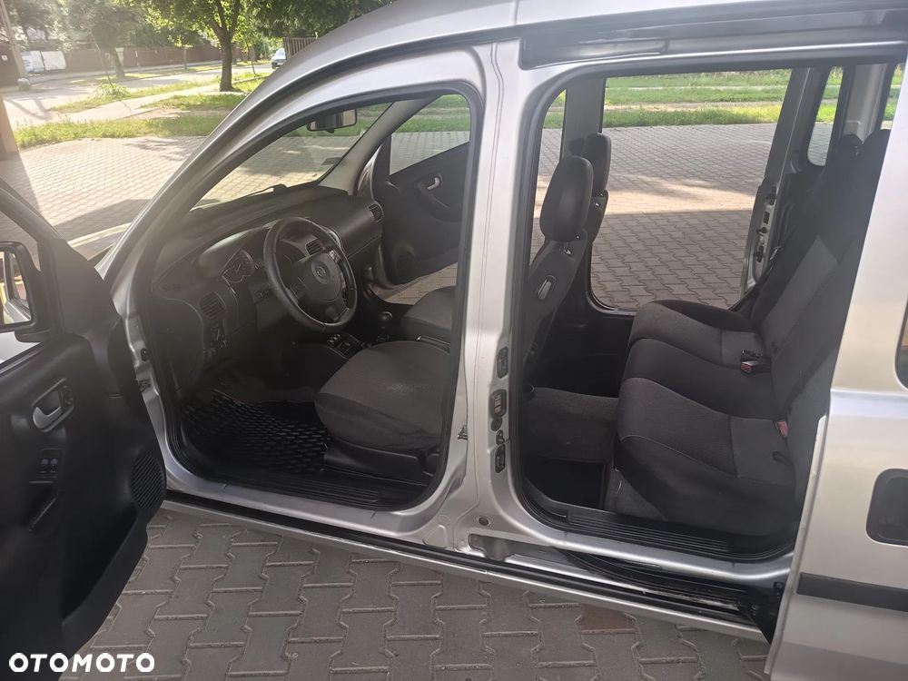 Opel Combo Tour - 30