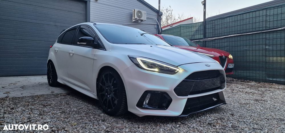 Ford Focus 2.0 EcoBoost ST mit Leder-Sport-Paket - 1