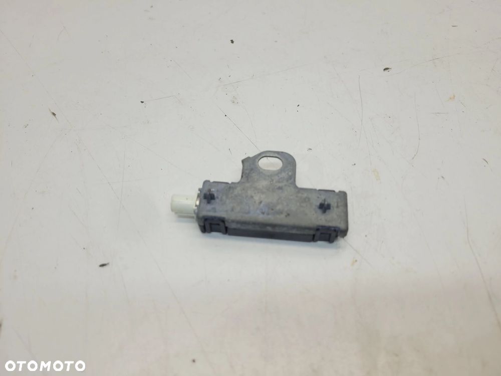 ANTENA WZMACNIACZ ANTENOWY AUDI A5 8T CABRIO 8F0035225J - 3