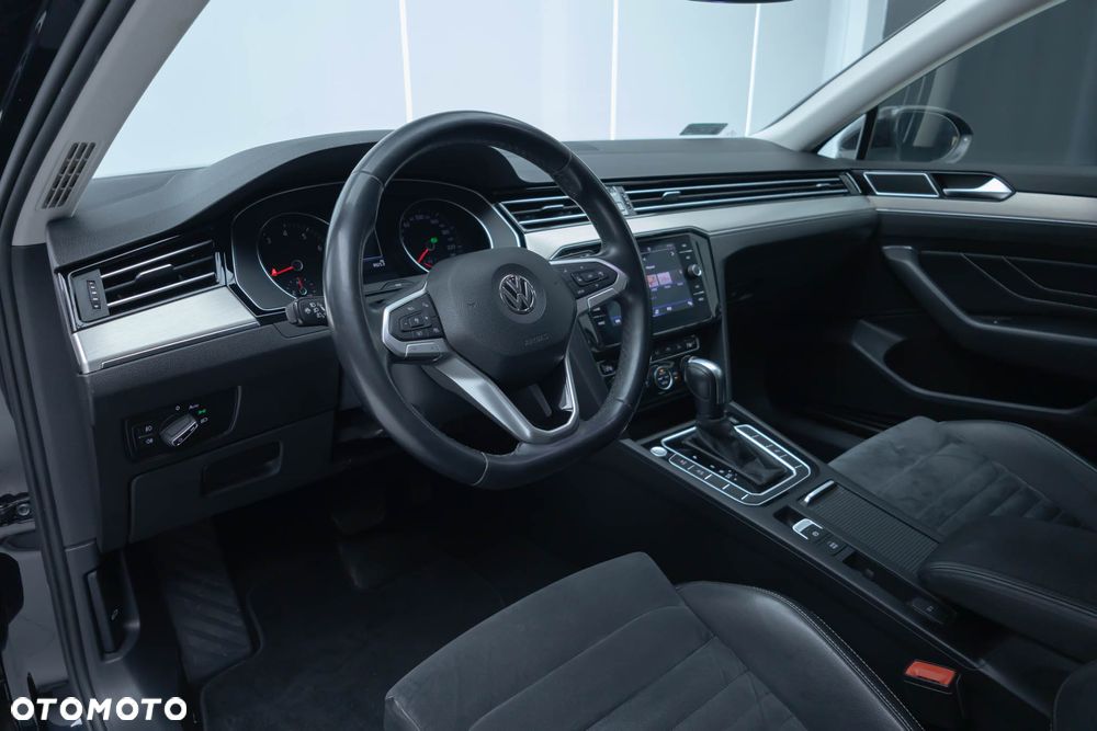 Volkswagen Passat Variant 2.0 TSI Business DSG - 31