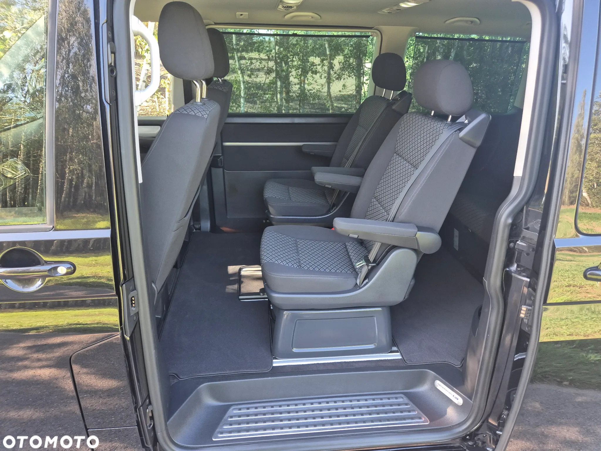 Volkswagen Multivan 2.0 TDI L1 Generation SIX DSG - 18