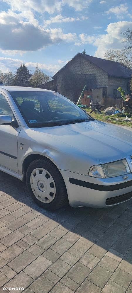 Skoda Octavia 1.8T Elegance - 4
