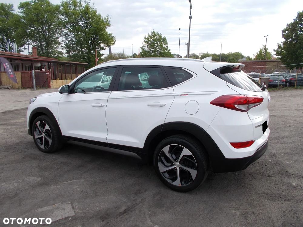 Hyundai Tucson 1.7 CRDI BlueDrive GO 2WD - 4