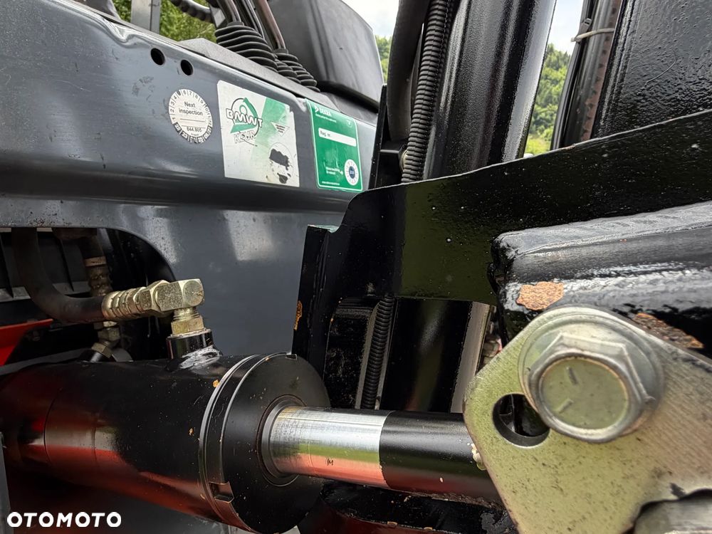 Toyota 7FDF25 Wózek Widłowy 2,5tony. Niski Przebieg 4800 mtg. Wolny skok. Triplex. Oryginał z Norwegii z Gospodarstwa ziemniaczanego woził lekkie ładunki.. Zero luzów i wycieków. Maszyna po wszystkich dużych serwisach w DEKRA. ZERO wkładu własnego. Maszt Triplex. Dodatkowa 3 linia Hydrauliczna. Diesel! Hamulce brzytwa! Koła pełne. REWERS JAZDA. Opony bardzo ładne. Oświetlenie fabryczne. Potężna moc. Wysoka precyzja pracy oraz jazdy! - 38
