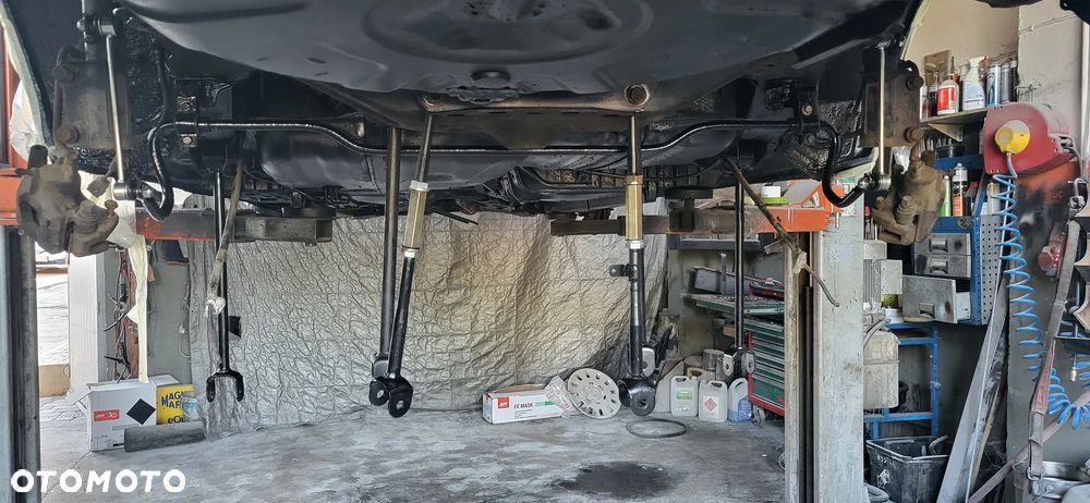 Toyota Camry 3.0 V6 - 28