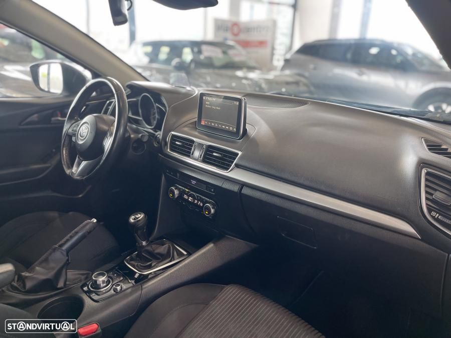 Mazda 3 Hatchback 1.5 Sky-D Excellence Navi - 28