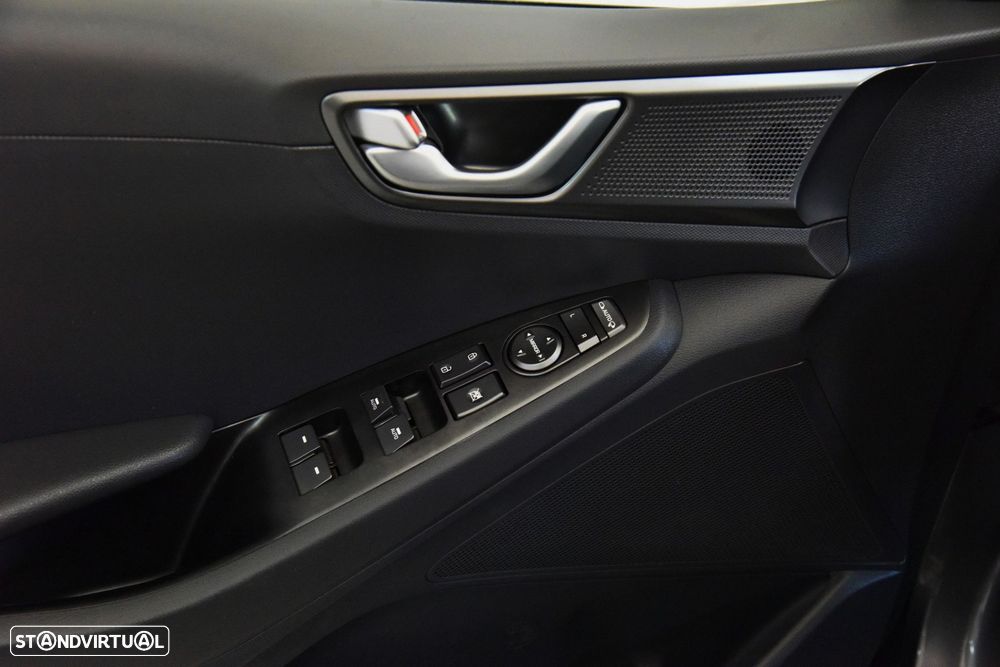 Hyundai Ioniq - 29