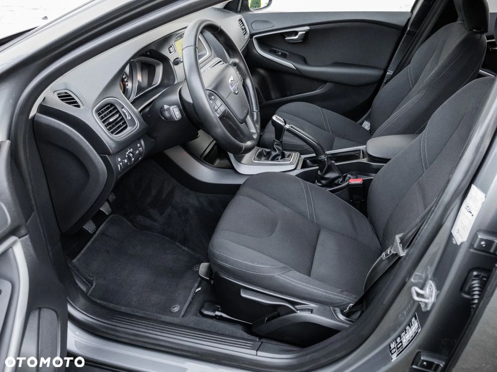 Volvo V40 Cross Country D2 Momentum - 13