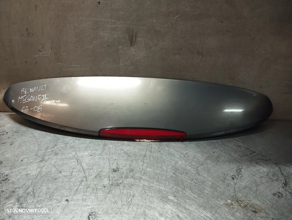 AILERON / SPOILER COM FAROLIM RENAULT MEGANE II BREAK / GRANDTOUR / SW 03/08  REF. 8200200536
