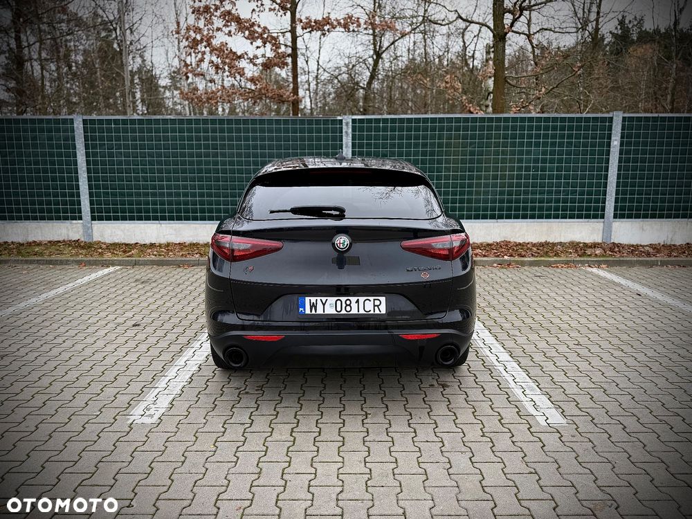 Alfa Romeo Stelvio 2.2 JTDM Executive Q4 - 12