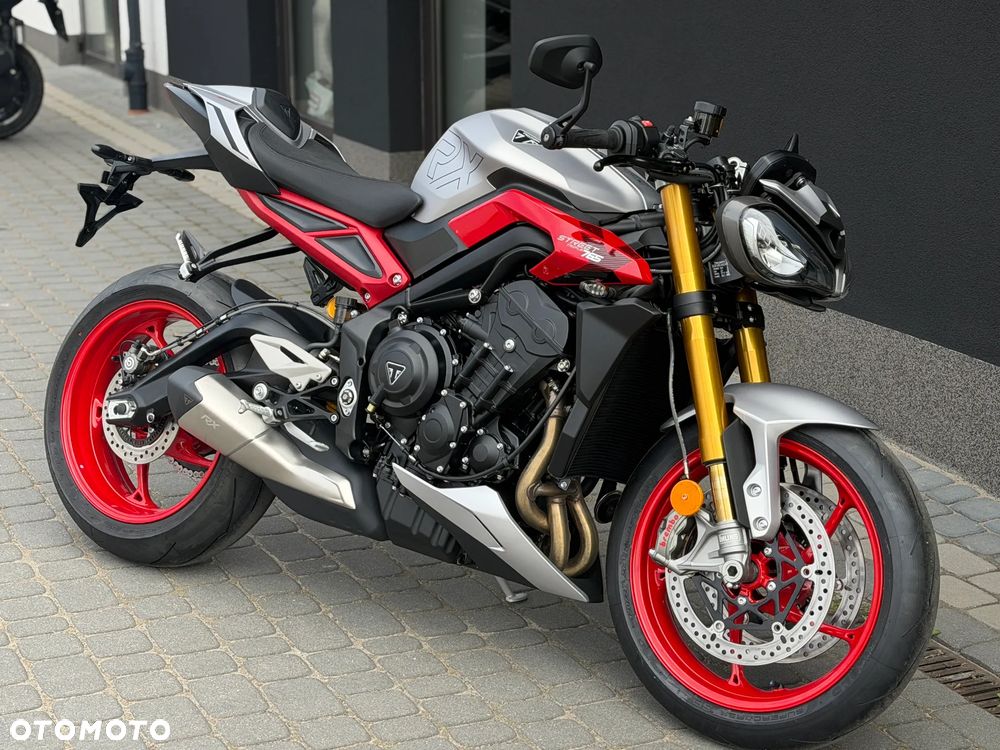 Triumph Street Triple - 1