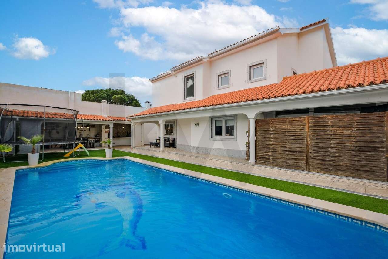 Oásis na Marisol: T4+1 com Piscina de Água Salgada, Eficiência Energét - Grande imagem: 2/60