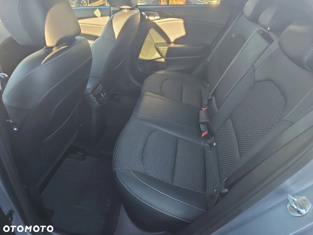 Kia Ceed 1.5 T-GDI L Business Line - 17