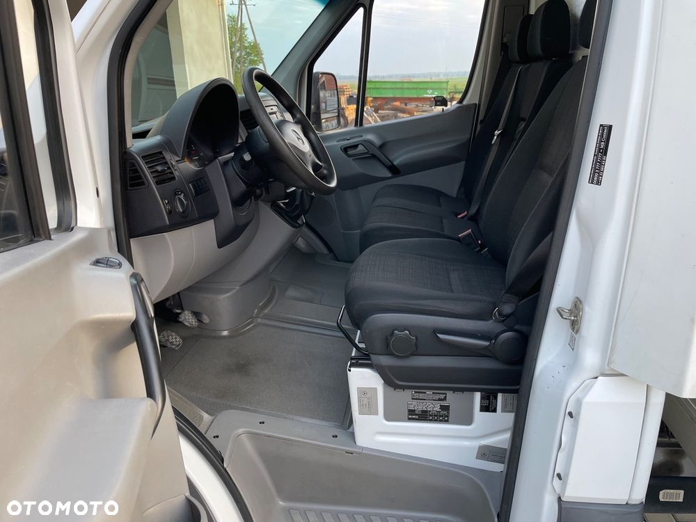 Mercedes-Benz Sprinter - 10