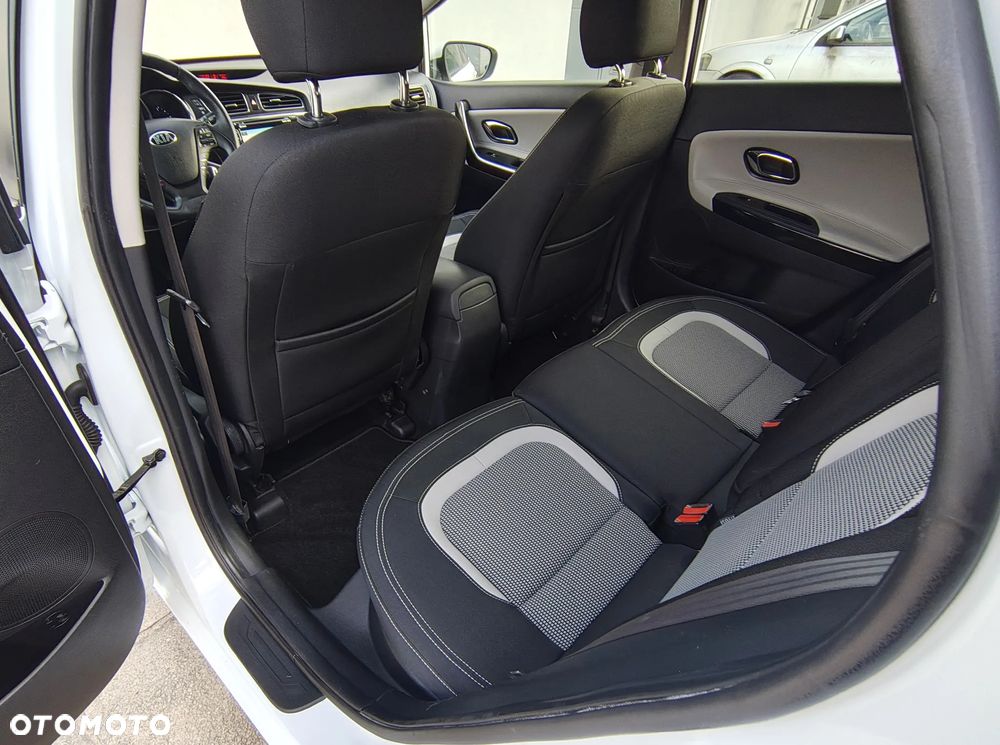 Kia Ceed 1.6 GDI Platinum Edition - 25