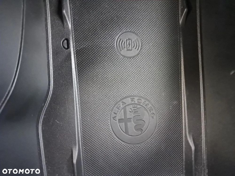 Alfa Romeo Tonale 1.3 PHEV Q4 Veloce - 12