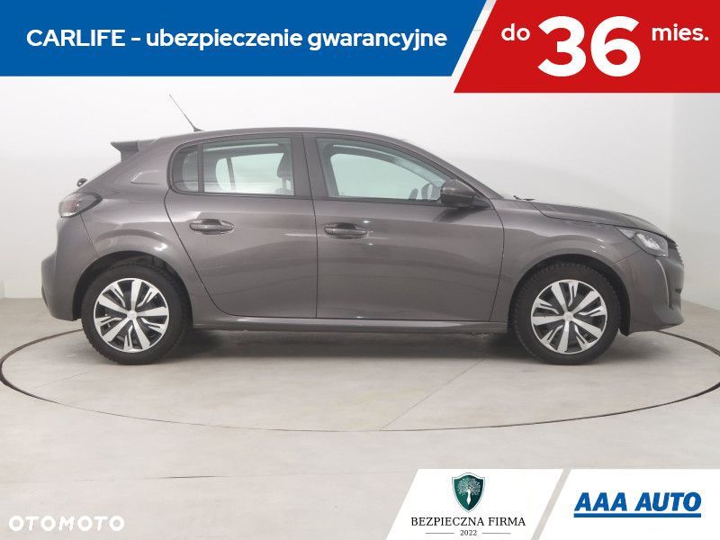 Peugeot 208 - 8