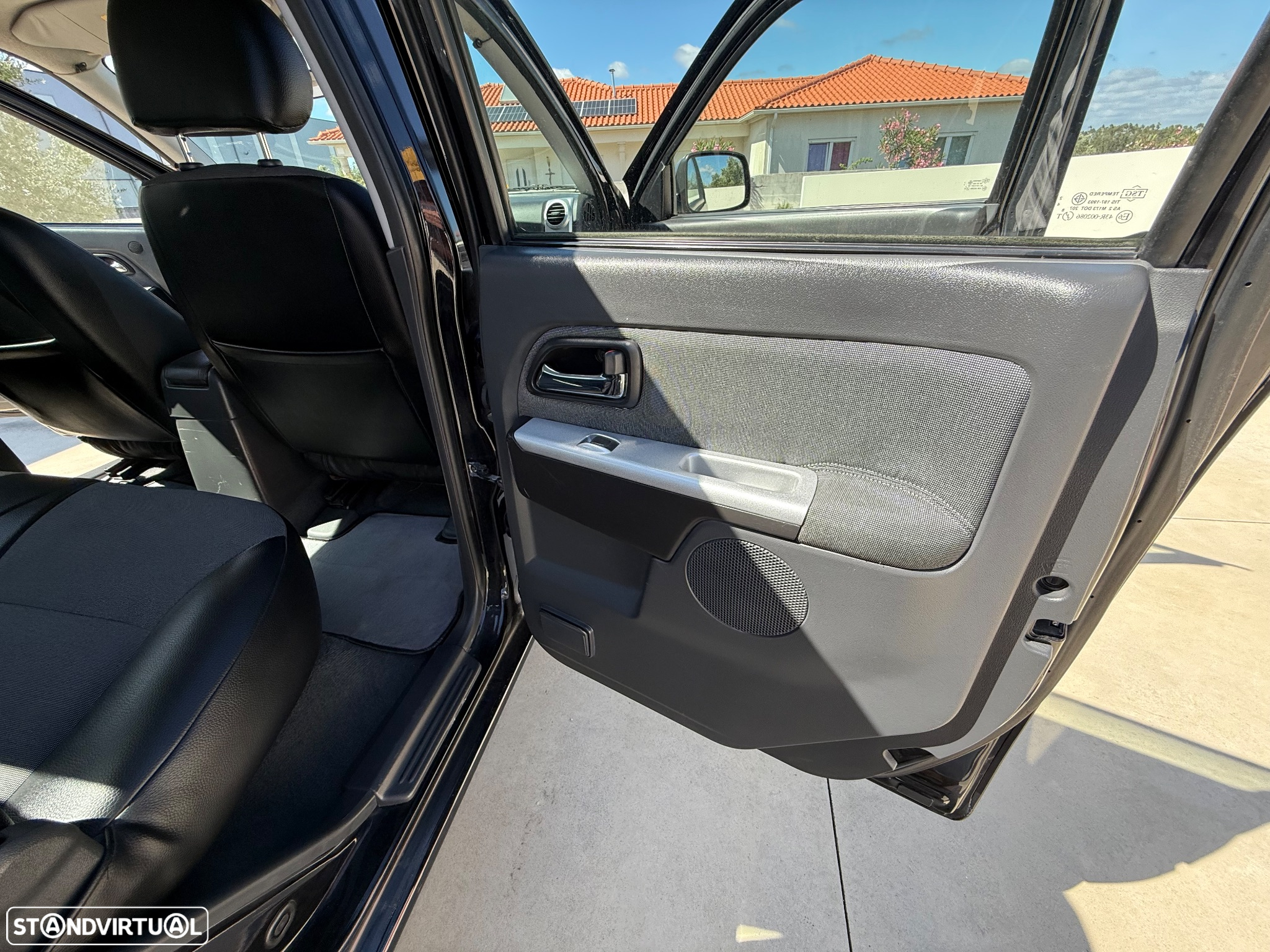Isuzu D-Max 2.5 DTi CD 4WD LS - 27