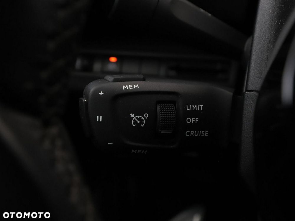 Peugeot 3008 1.2 PureTech Road Trip S&S - 37