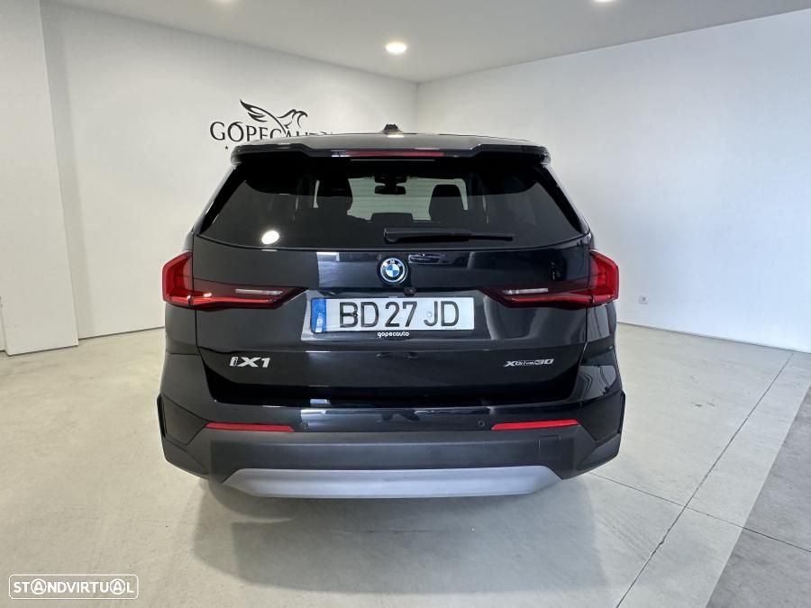 BMW iX1 xDrive30 - 7