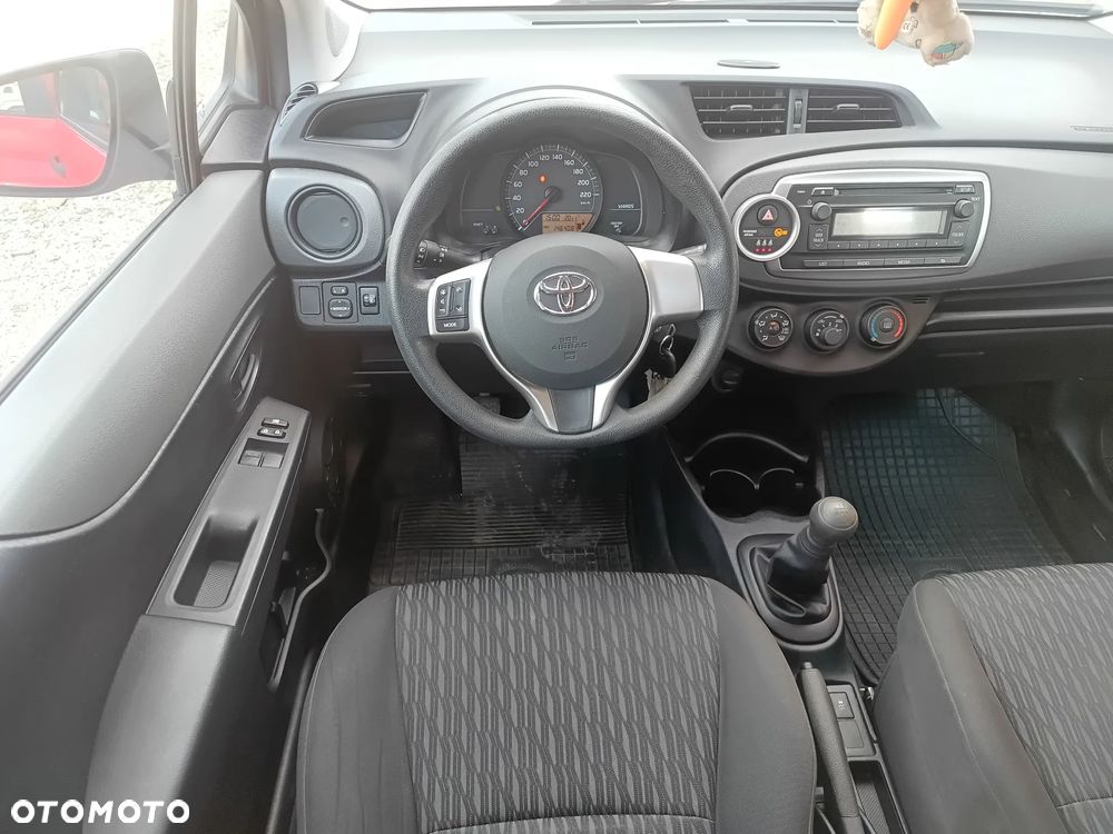 Toyota Yaris 1.0 Premium - 6