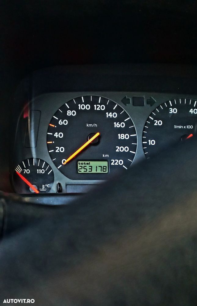 Volkswagen Golf - 10