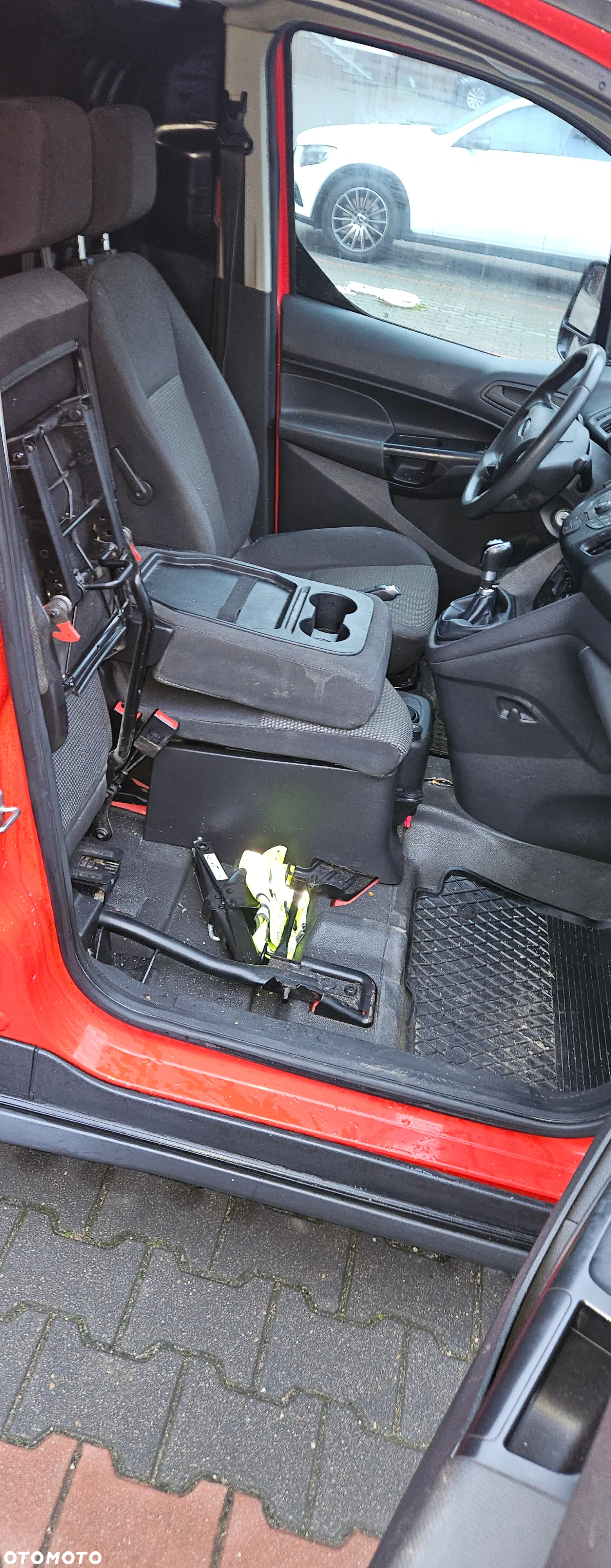 Ford Transit connect - 15