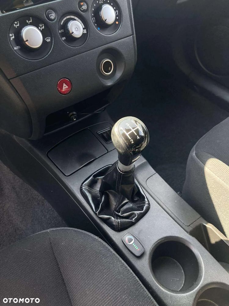 Mitsubishi Outlander 2.0 2WD Invite - 15