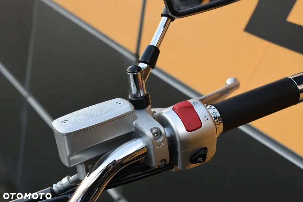 Suzuki Intruder - 25