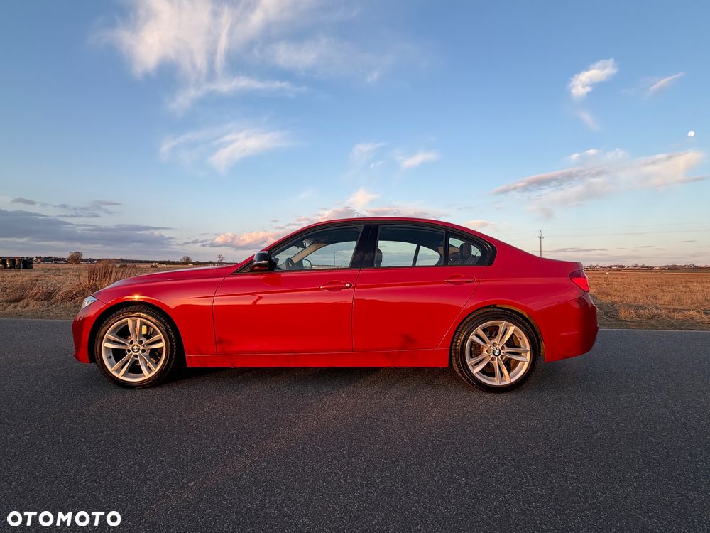 BMW Seria 3 330i M Sport - 4