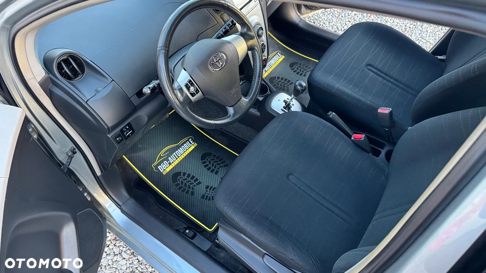 Toyota Yaris 1.3 Sol - 29
