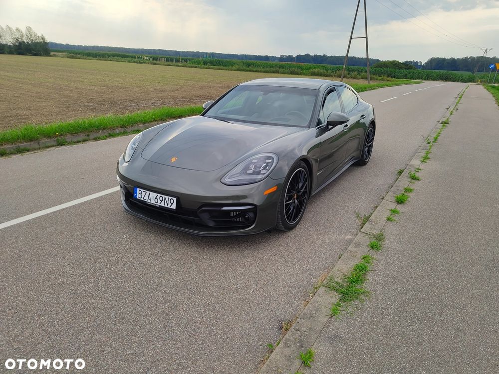 Porsche Panamera 4 Platinum Edition - 2
