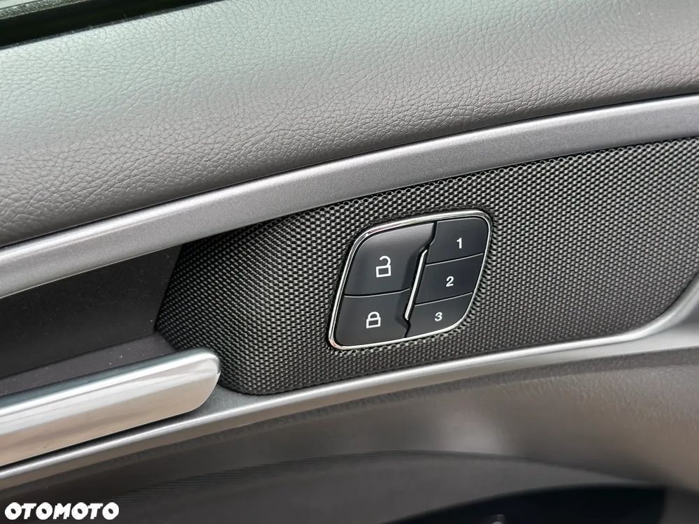Ford Mondeo 2.0 TDCi Titanium PowerShift - 32