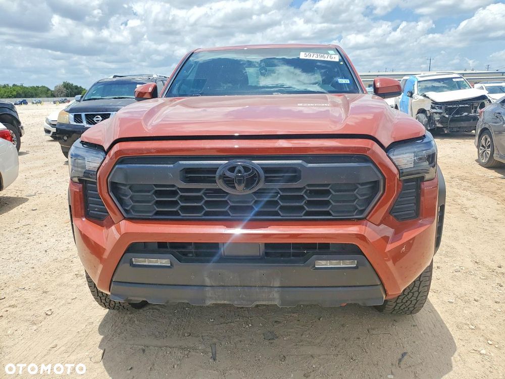 Toyota Tacoma - 5