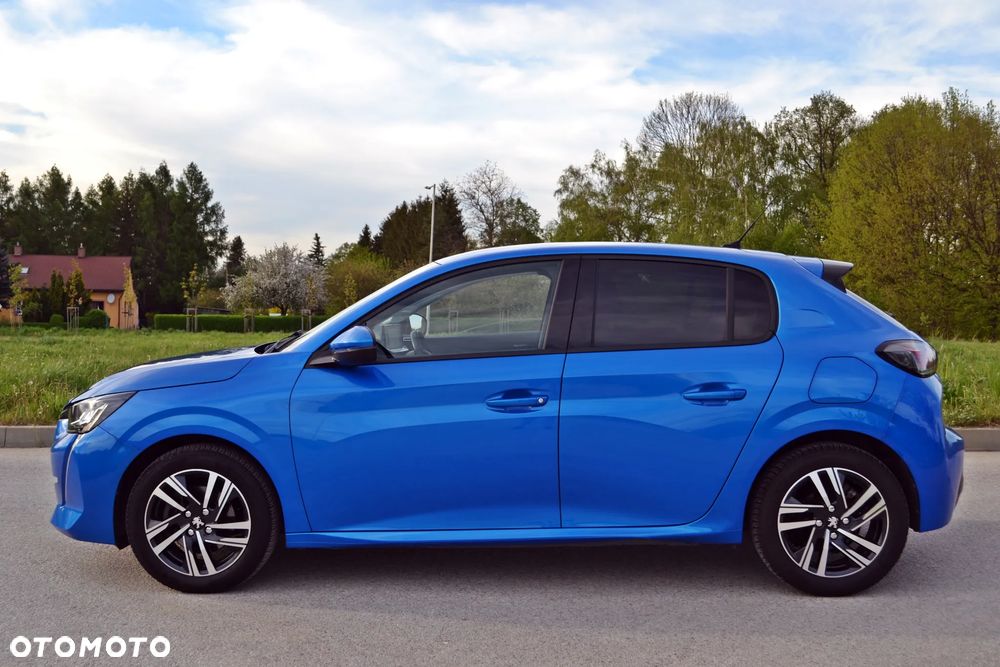 Peugeot 208 - 8