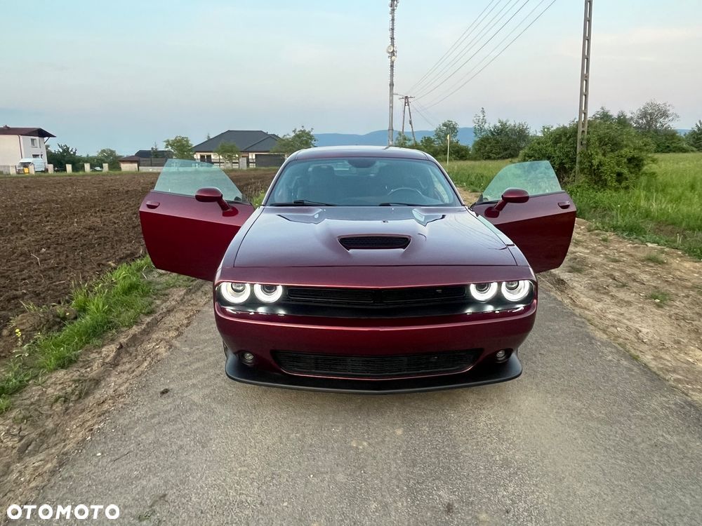 Dodge Challenger - 25
