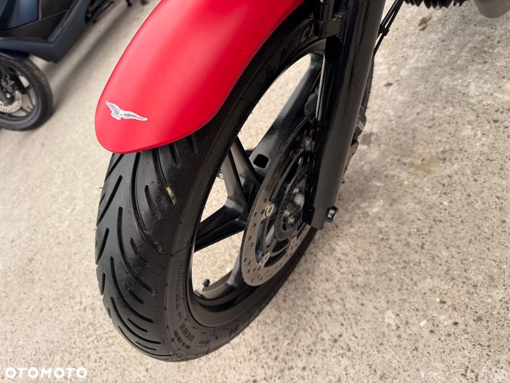 Moto Guzzi V85 - 21