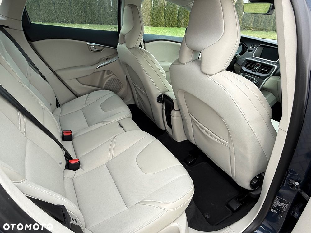 Volvo V40 - 27
