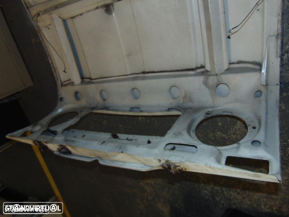 Renault 4L capot - 7