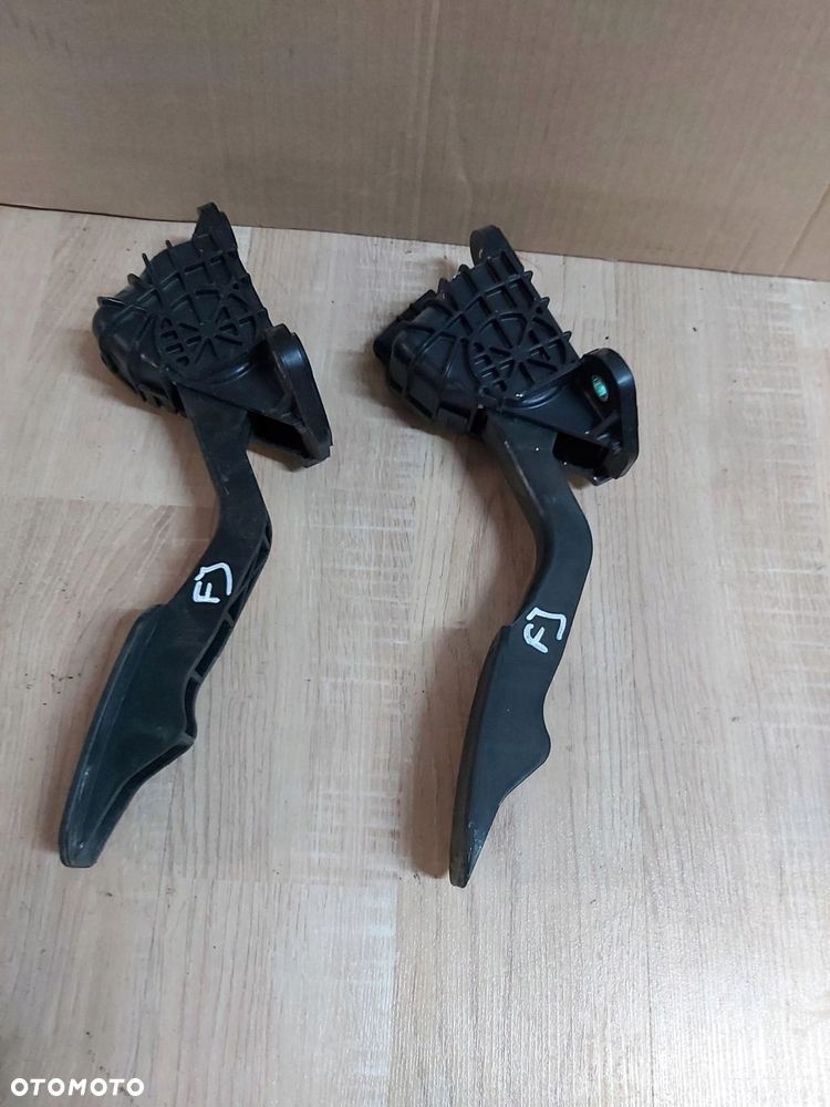 Toyota FJ Cruiser 4runner pedał gazu potencjometr - 1