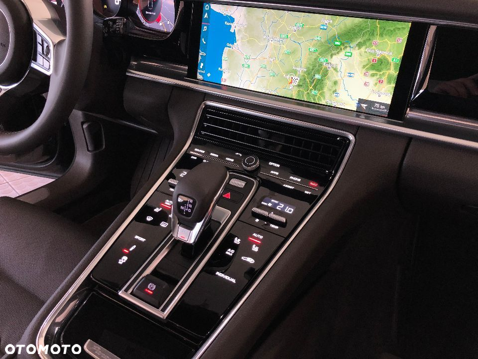 Porsche Panamera 4S - 30