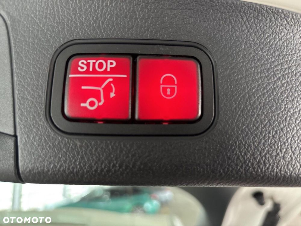 Mercedes-Benz GLA - 24