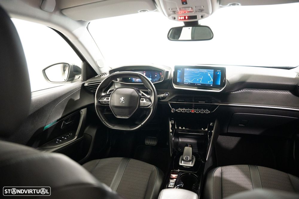 Peugeot 2008 1.2 PureTech Allure EAT8 - 4